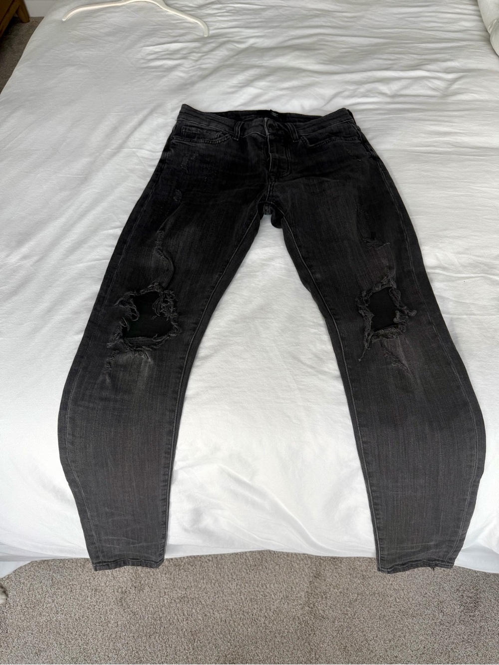 Forever 21 Black Ripped Men's Skinny Jeans
